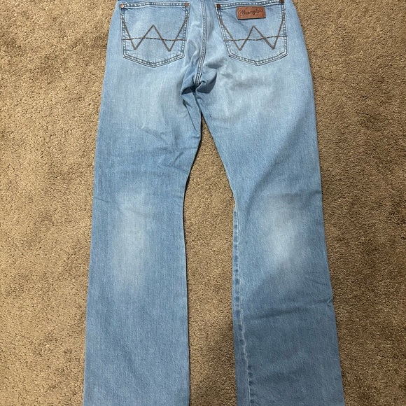 Wrangler Classic Blue Jeans - Picture 1 of 2